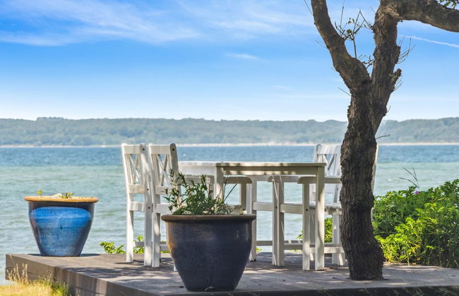 "Kennet" - 30m from the sea - Photo 27