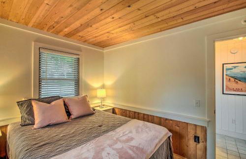 Updated Glen Arbor Cottage on Lake Dock and Mooring - Foto 18