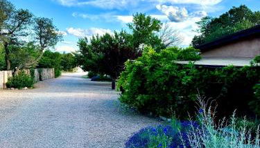 Historic Adobe 1 acre compound ultimate Santa Fe immersion Classic & Dreamy - Foto 2
