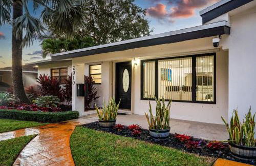 Tropical Getaway - Heated Pool & Patio Retreat - Foto 52