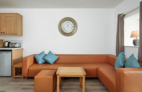 Crested Grebe - Ukc2109 - Photo 3