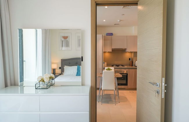 Yogi - Bright Apartment With Panoramic CityScape Views - Photo 2