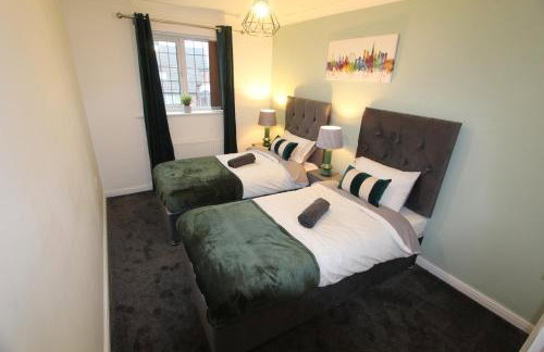 4 Bedroom House Near Manchester Airport, Wythenshawe Hospital and Trafford Centre - Foto 4