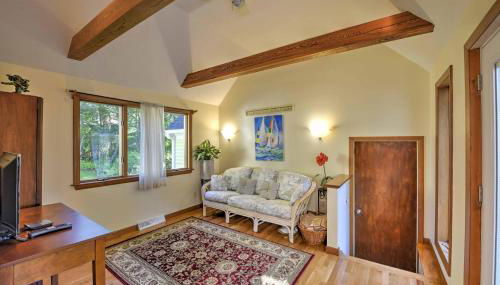 Families Welcome! East Falmouth Home 4 Mi to Beach - Foto 4