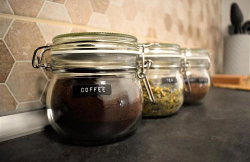 Central Park Apartments - Photo 9