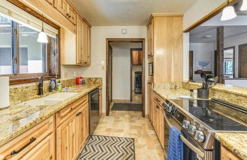Walk to Lake & Trails: Angel Fire Home w/ Deck! - Foto 9
