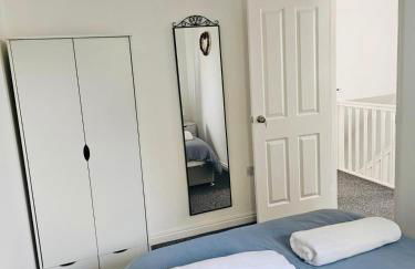 Stylish 3 Bed Home With Garden & Free Parking - Foto 12