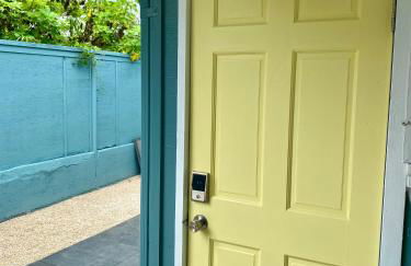 Newly renovated 1 bedroom with air conditioning and kitchenette - Foto 17