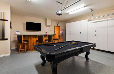 Hot Tub Fire Pit Game Room Amazing Deck Views Sky Canyon Lodge by AvantStay - Foto 36