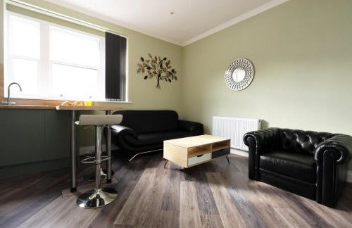 Modern Comfort 4 Bedrooms and Great Location - Foto 19