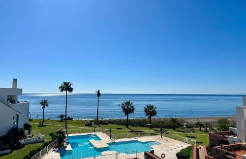 BEACHFRONT Penthouse Luxury - Photo 42