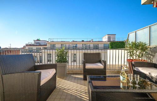 Terrasse ensoleillée sur les toits de Nice - Foto 14