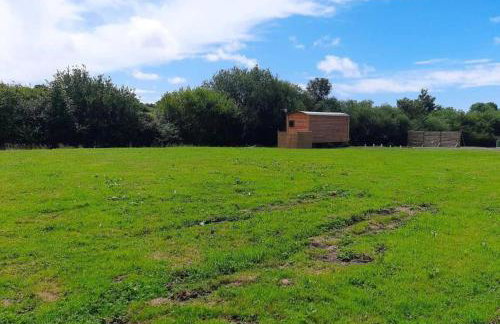 Min yr Afon - Cabin - Sleeps 2 - Hot Tub - Parking - Foto 52