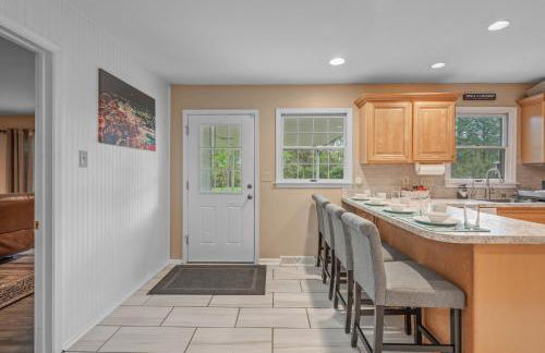 Family Escape with Yard, Fire Pit and EV Charger - Foto 18