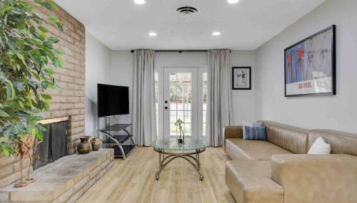 Resort Style 4 bedroom House with Pool Minutes from Strip - Foto 2