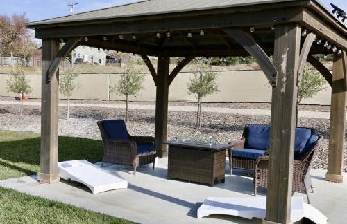 Emerald Oasis Cozy Living with Pet Park - Foto 29