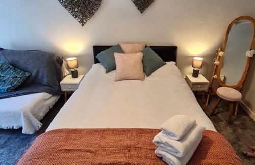 Old Road Cottage Pet Friendly Outdoors Beaches - Photo 8