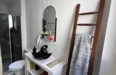 Casa com piscina, churrasqueira e terraço com vista pro mar! - Foto 17