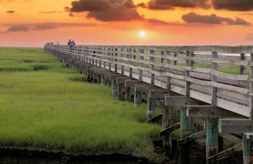 Steps to the Beach Cozy Central AC - Foto 30