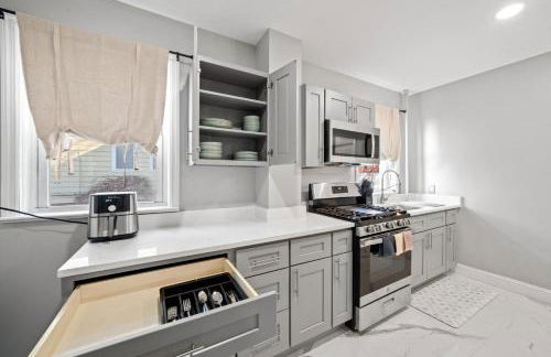 Spacious Luxe Stay Sleeps 16 20 Min to NYC - Foto 42