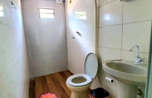 Casa com gramado e aconchegante, próximo a tudo 3 - Foto 3