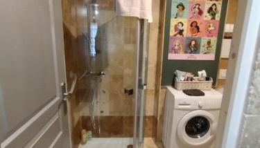 maison luxe disney aeroport tillé 2 a 5 personnes - Foto 4, towels, Shower