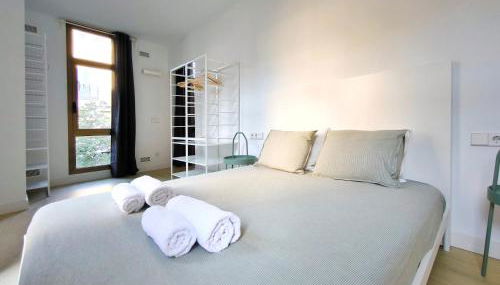 Apartamento céntrico, moderno, Terrassa Rambla - Photo 2