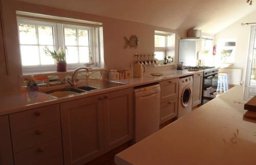 Clipper Cottage - 1874 Wrecker's home - Photo 7