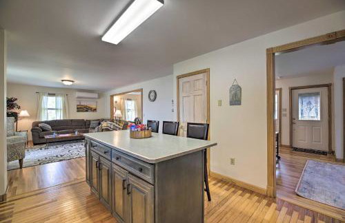 Lake Champlain Home with Decks, Kayaks and Fire Pit! - Foto 8