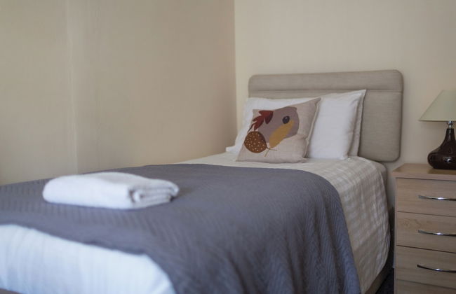 Sandfields House - Photo 2