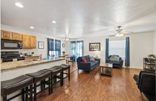 Charming home w/ Fenced Yard On Quiet Street (98) - Foto 8