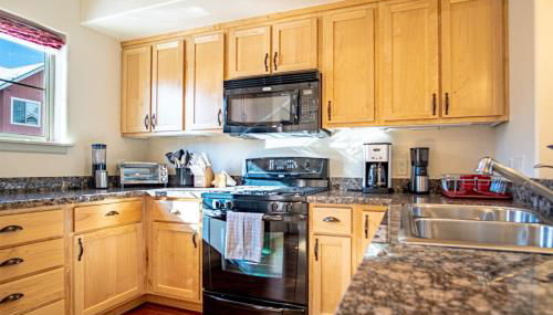 2BD Sweetwater Condo - Community Park, Pool + Hot Tub - Photo 2