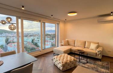 Apartment Touch The Sky Split - Photo 16