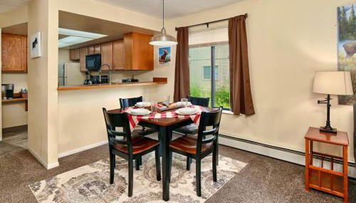 Sneaky Moose Townhome 2BR 2BA - Photo 3