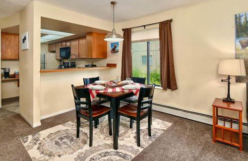 Sneaky Moose Townhome 2BR 2BA - Foto 3