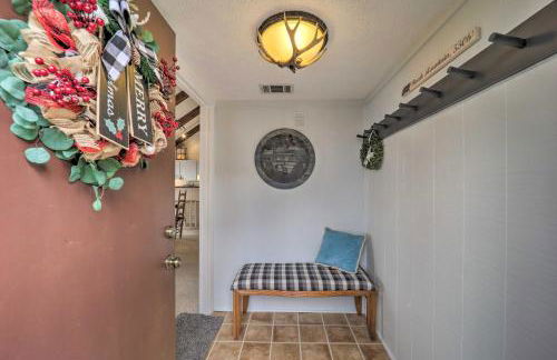 Hike, Fish and Ski Beech Mtn Condo with Balcony - Foto 25