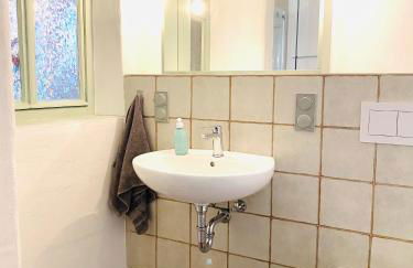 Ganze Wohnung - Erdgeschoss - sehr ruhig - Hundefreundlich - Regendusche - Bodenheizung - Küche - easy Check-in mit Schlüsselbox - Foto 8