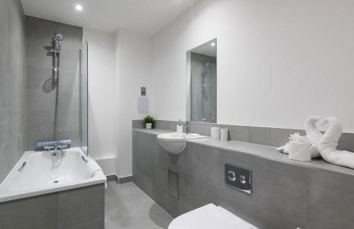 Modern Flat with Parking - Last Min Deals Available - Foto 7