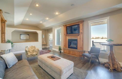 Rigby Gem with Hot Tub Theater Game Room Grill - Foto 32