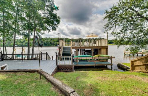 Private Dock + Fire Pit: Gantt Lake Getaway! - Foto 2