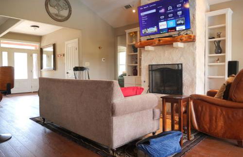 Hilltop Saltwater Pool and Hot Tub - Foto 32