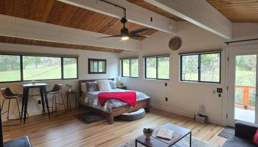 A Restful Studio Near a Creek and Forest - Pet Friendly - Foto 3