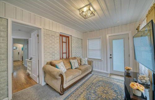 Beautiful Modern home with all year use HOT TUB, Pool table, Game room, & Propane fire pit!! - Foto 9