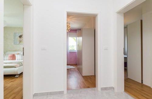 Family holiday house with private pool and playground - Foto 14