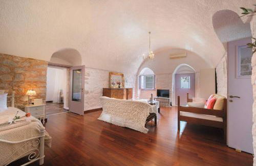 Iliana's house - spacious cave house in the center of Areopolis - Foto 21