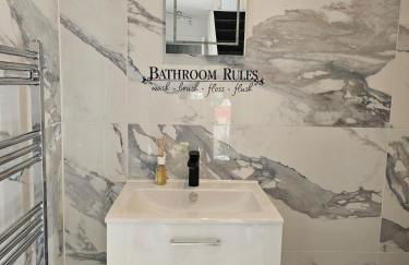 Allan & Ella House - Photo 16