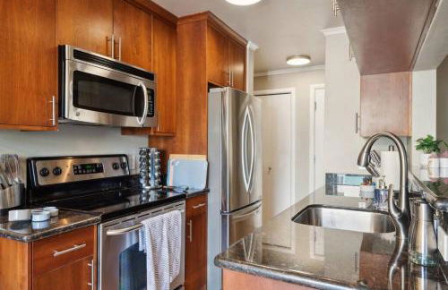 Vibrant 2bed Condo - Stroll to SEA Space Needle - Foto 44