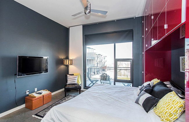 Convenient Condo Near Zilker & Barton Springs! - Photo 4