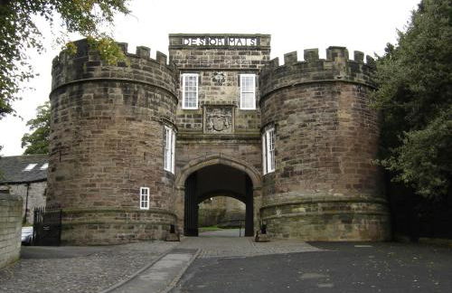 The Granary with hot tub - 2 miles from Skipton - Photo 31