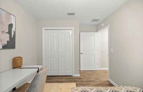 The Golden Palm Mins to Eastport Square and Middleton With Electric Golfcart - Photo 11